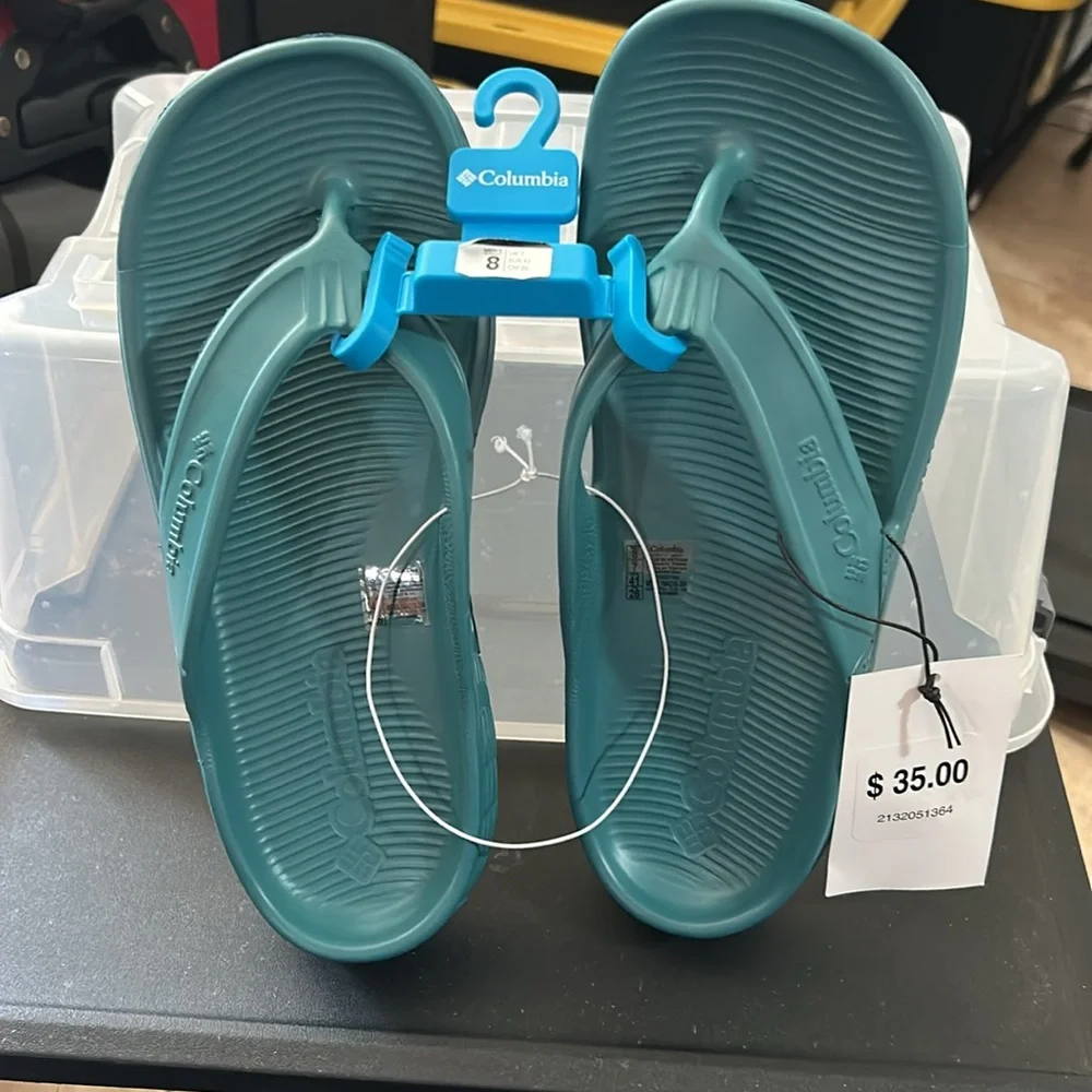 New Columbia , sandals for men size 8